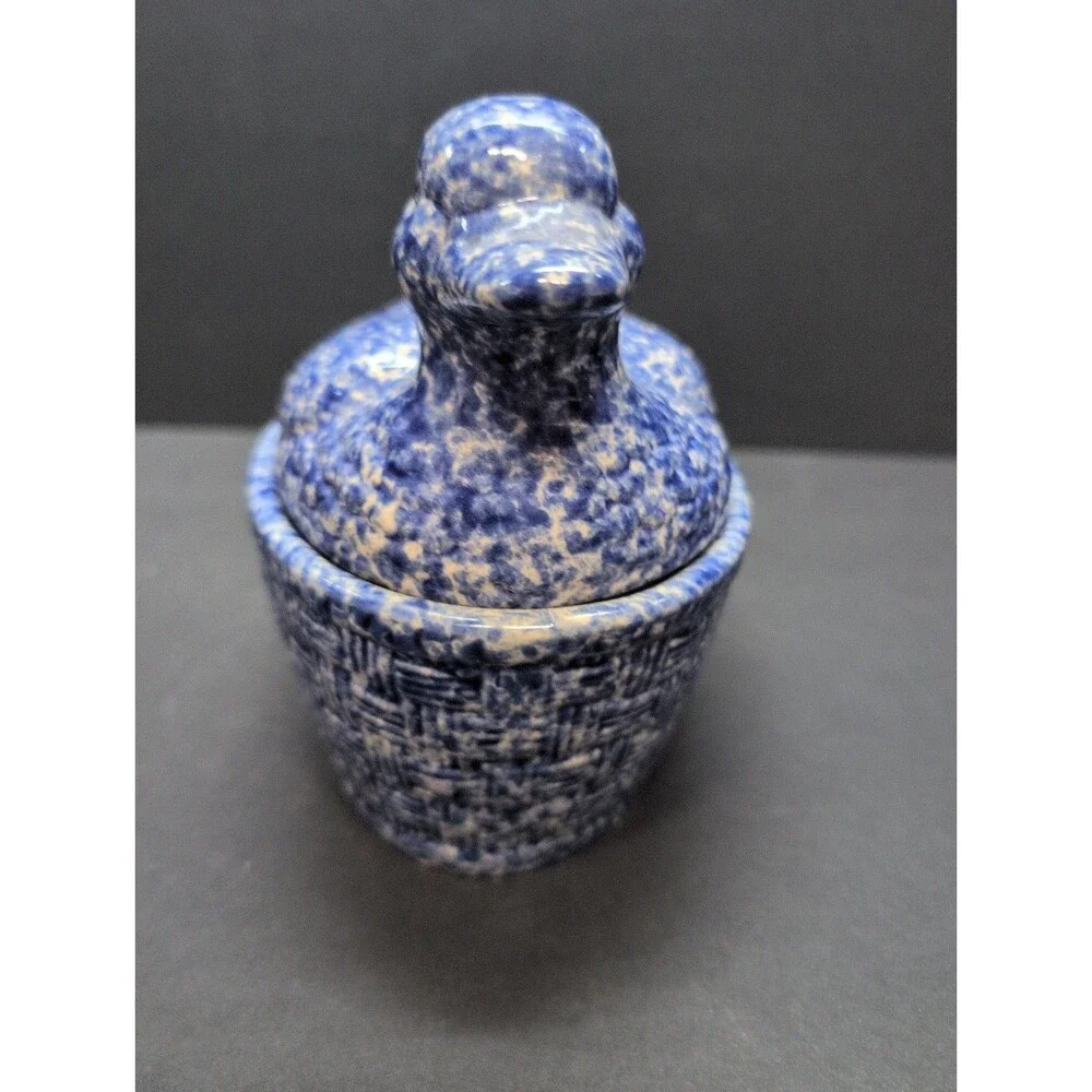 Spongeware Blue Ceramic Nesting Duck on Basket 2 quart Casserole Dish